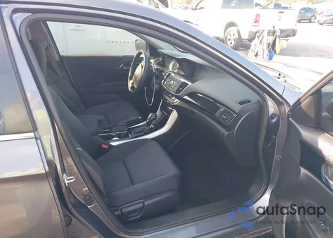 2017 Honda Accord Lx z USA, uszkodzony, nr VIN 1HGCR2F30HA092184